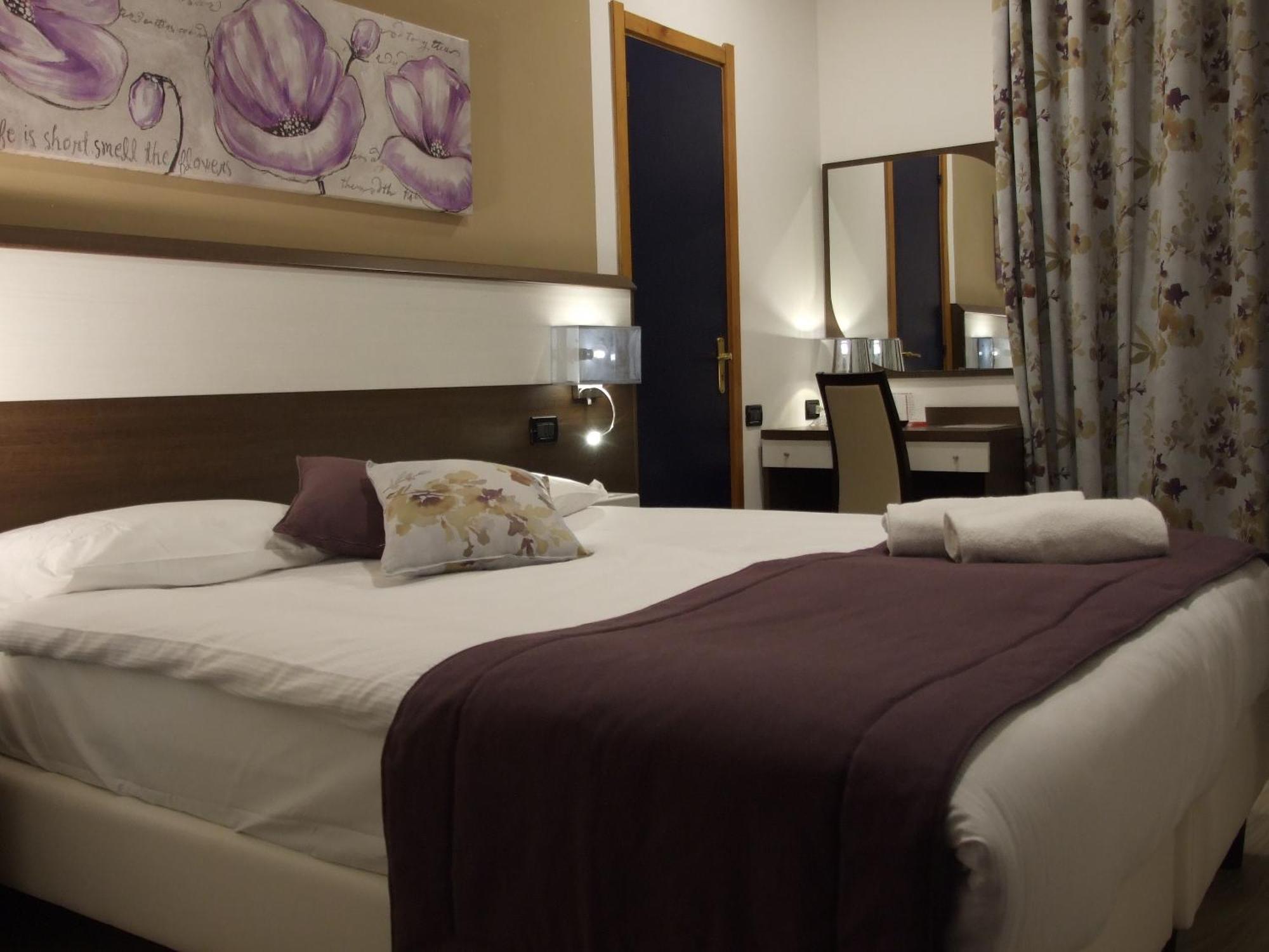 Coccodrillo Hotel & Apartments ヴァラッツェ 部屋 写真